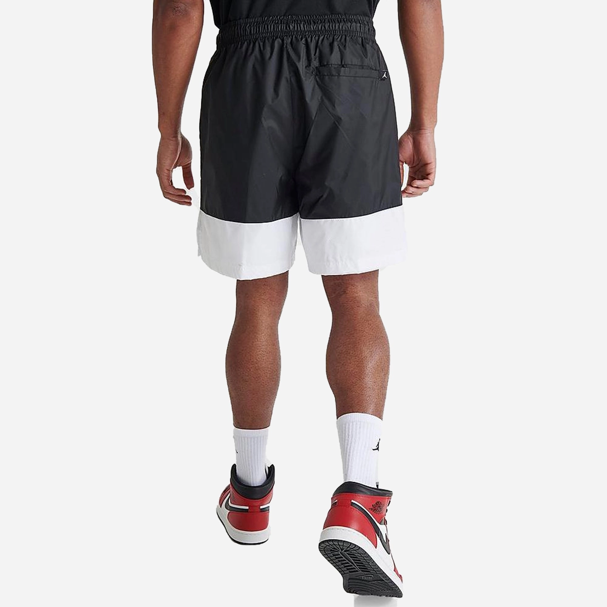 Jordan | ESSENTIALS  { BLACK/WHITE/GYM RED