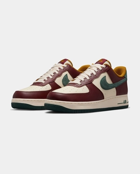 NIKE AIR FORCE 1 '07 LV8 - COCONUTMILK/ VINTAGEGREEN