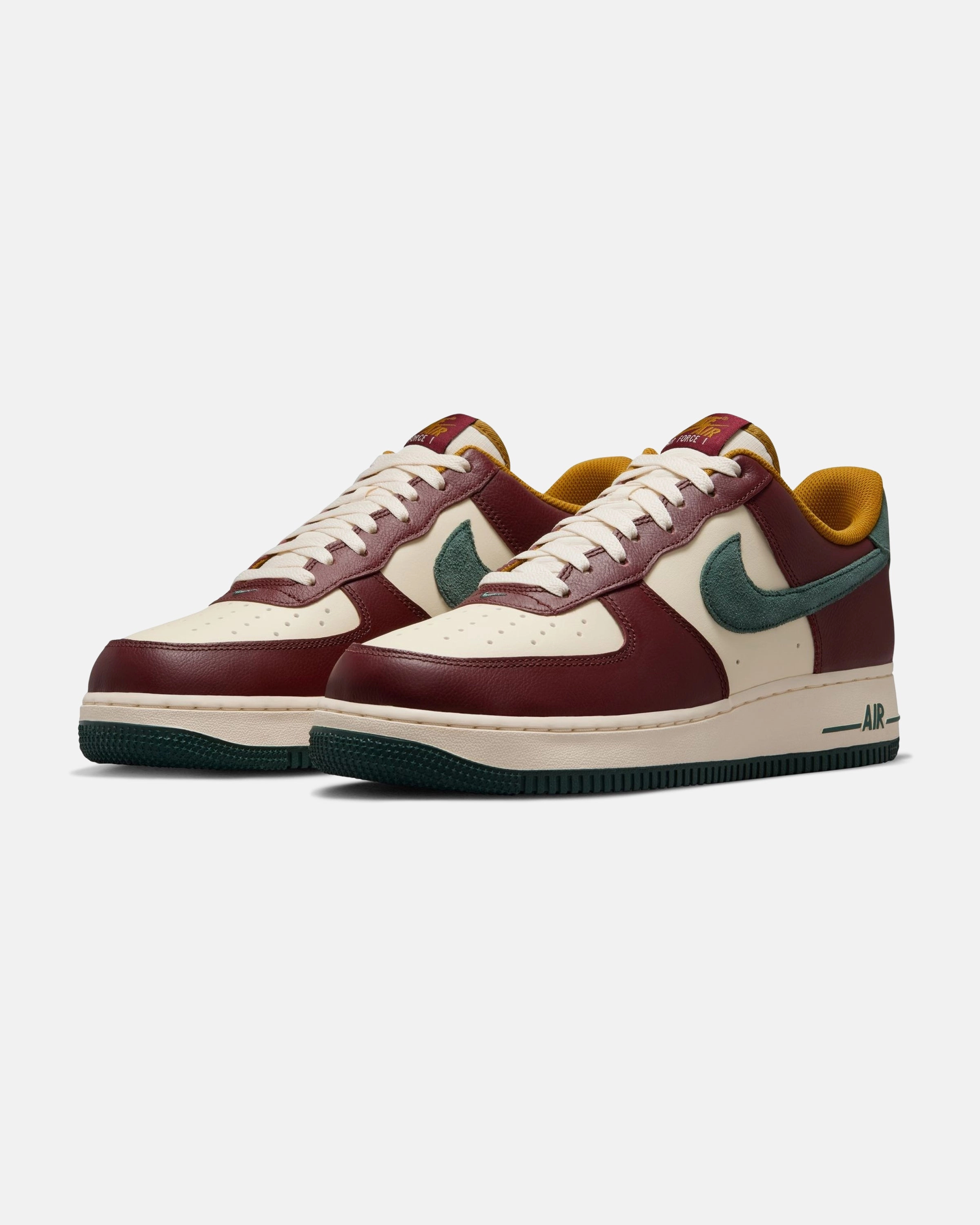 NIKE AIR FORCE 1 '07 LV8 - COCONUTMILK/ VINTAGEGREEN