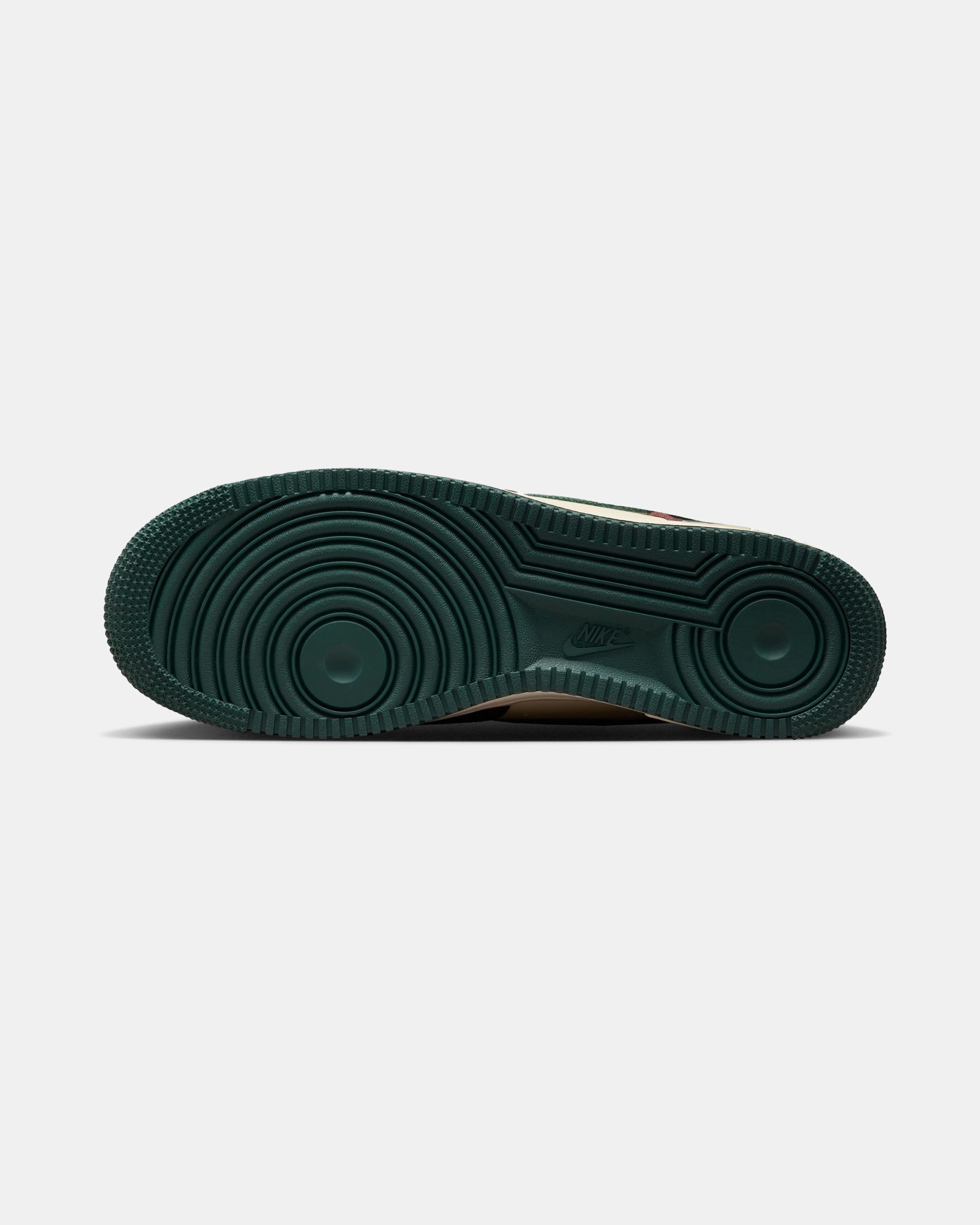 NIKE AIR FORCE 1 '07 LV8 - COCONUTMILK/ VINTAGEGREEN