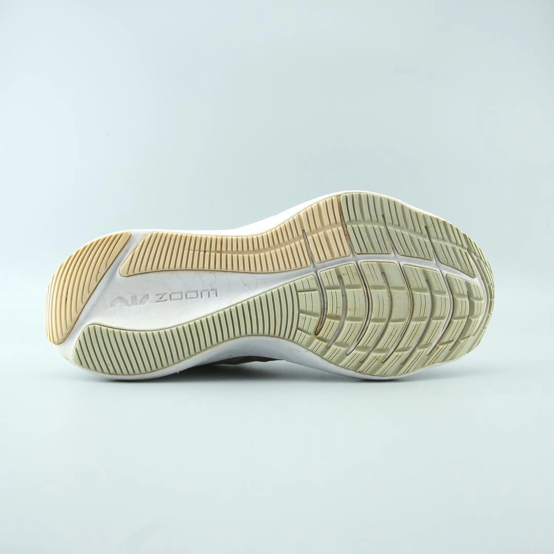 NIKE AIR ZOOM WINFLO 8