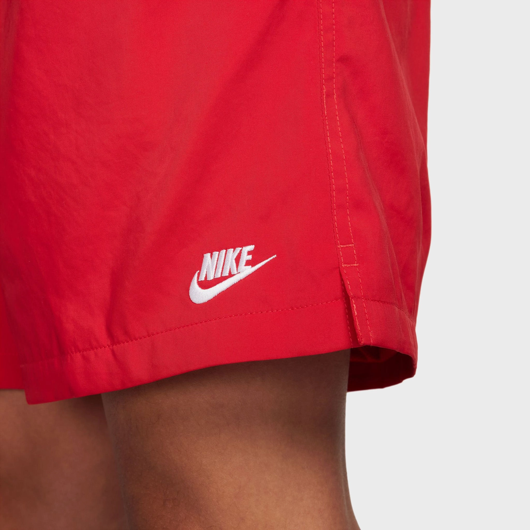 Nike Club Flow Shorts University Red / White
