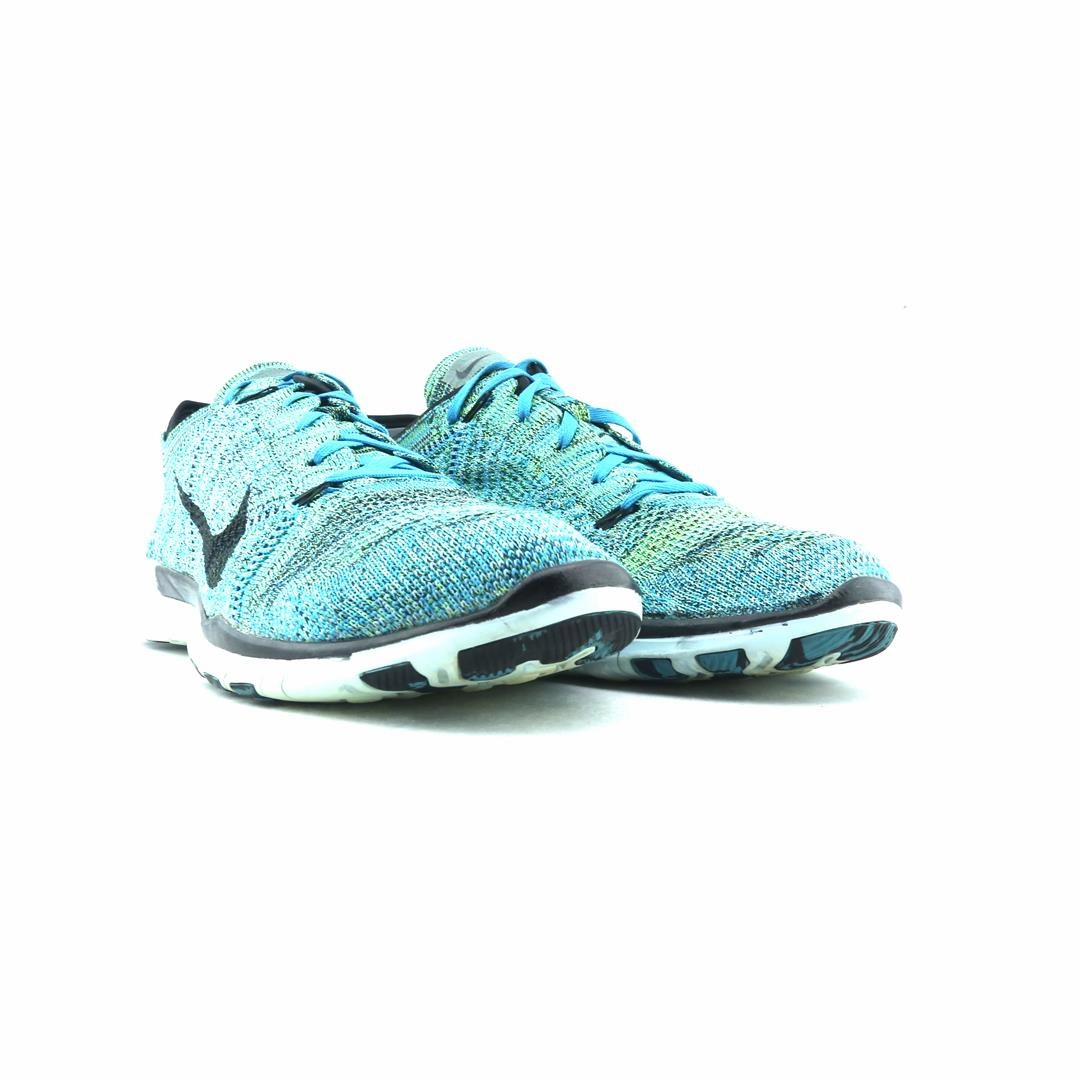 NIKE FREE TR FLYKNIT