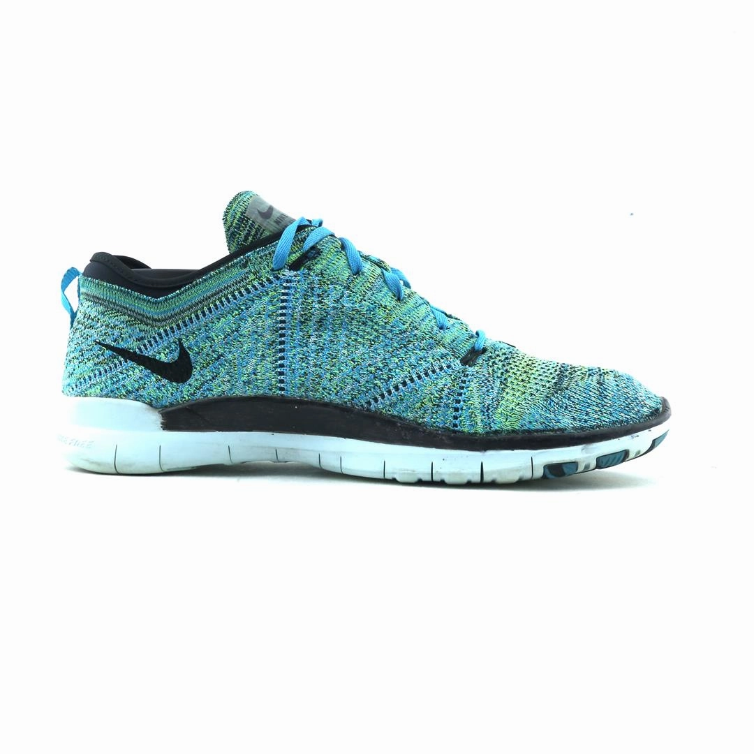 NIKE FREE TR FLYKNIT