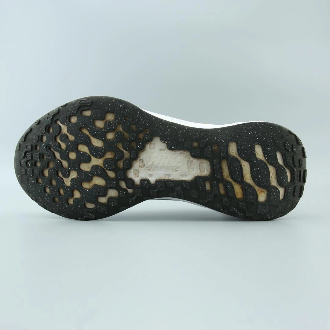 NIKE REVOLUTION 6