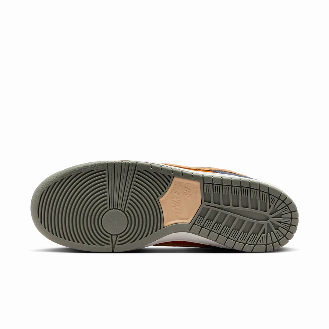 Nike SB Dunk Low Light Carbon Monarch