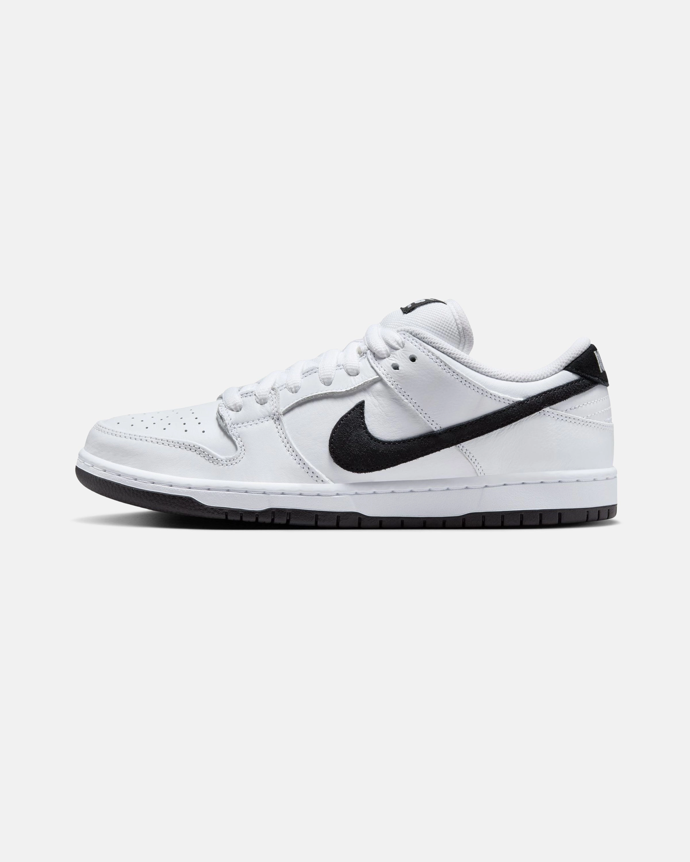 NIKE SB DUNK LOW PRO - WHITE/ BLACK