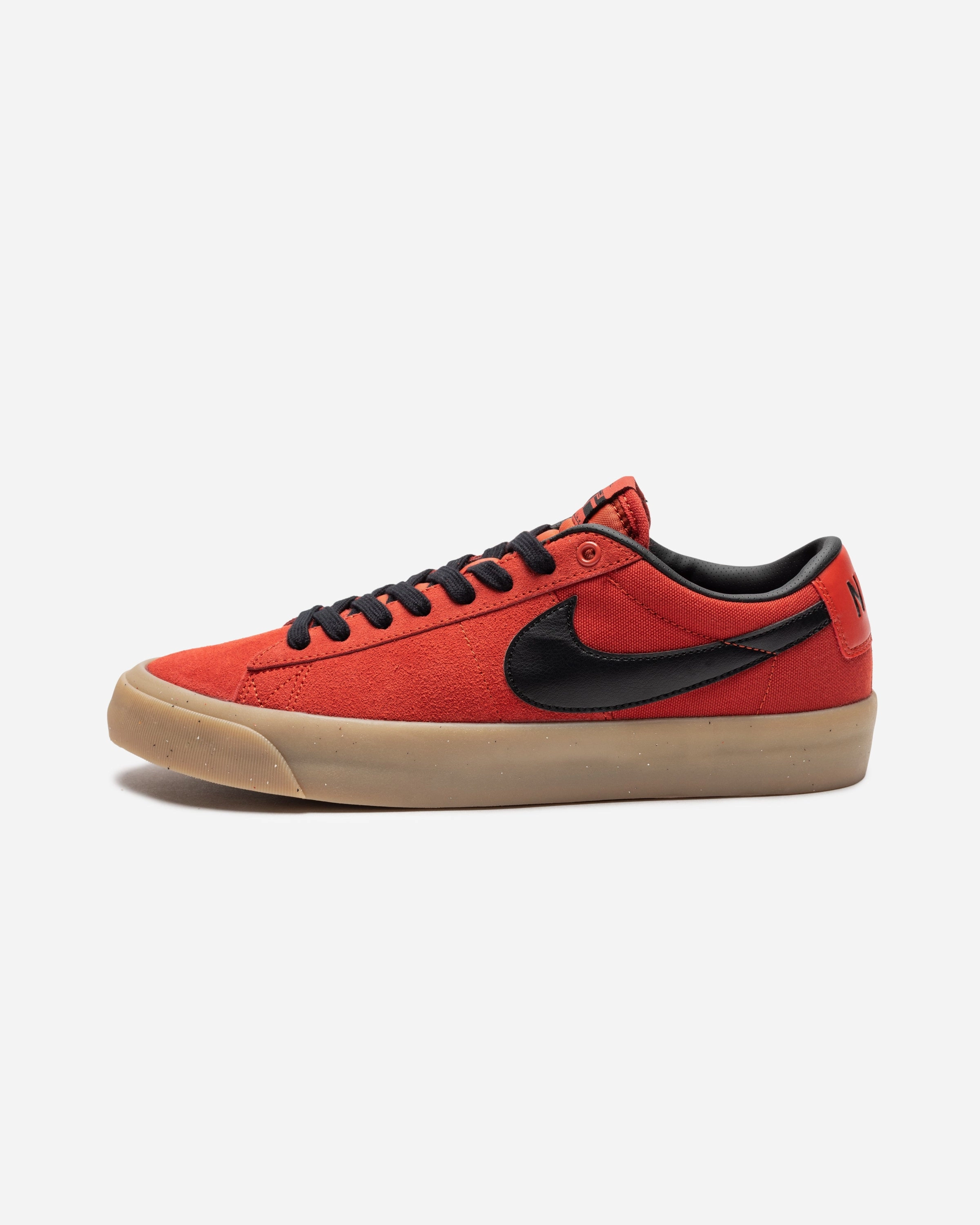 NIKE SB ZOOM BLAZER LOW PRO GT - CINNABAR/ BLACK