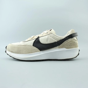 NIKE WAFFLE DEBUT
