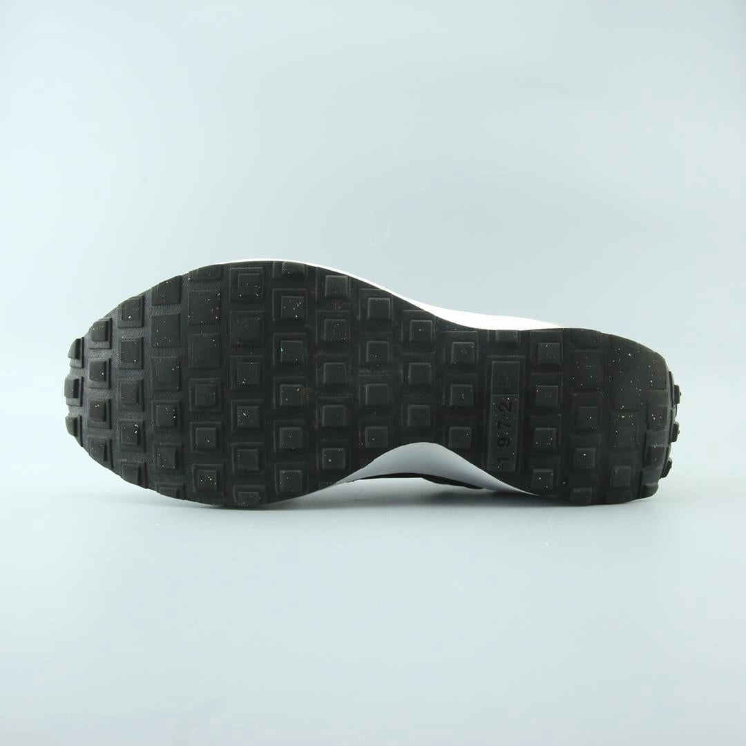 NIKE WAFFLE DEBUT