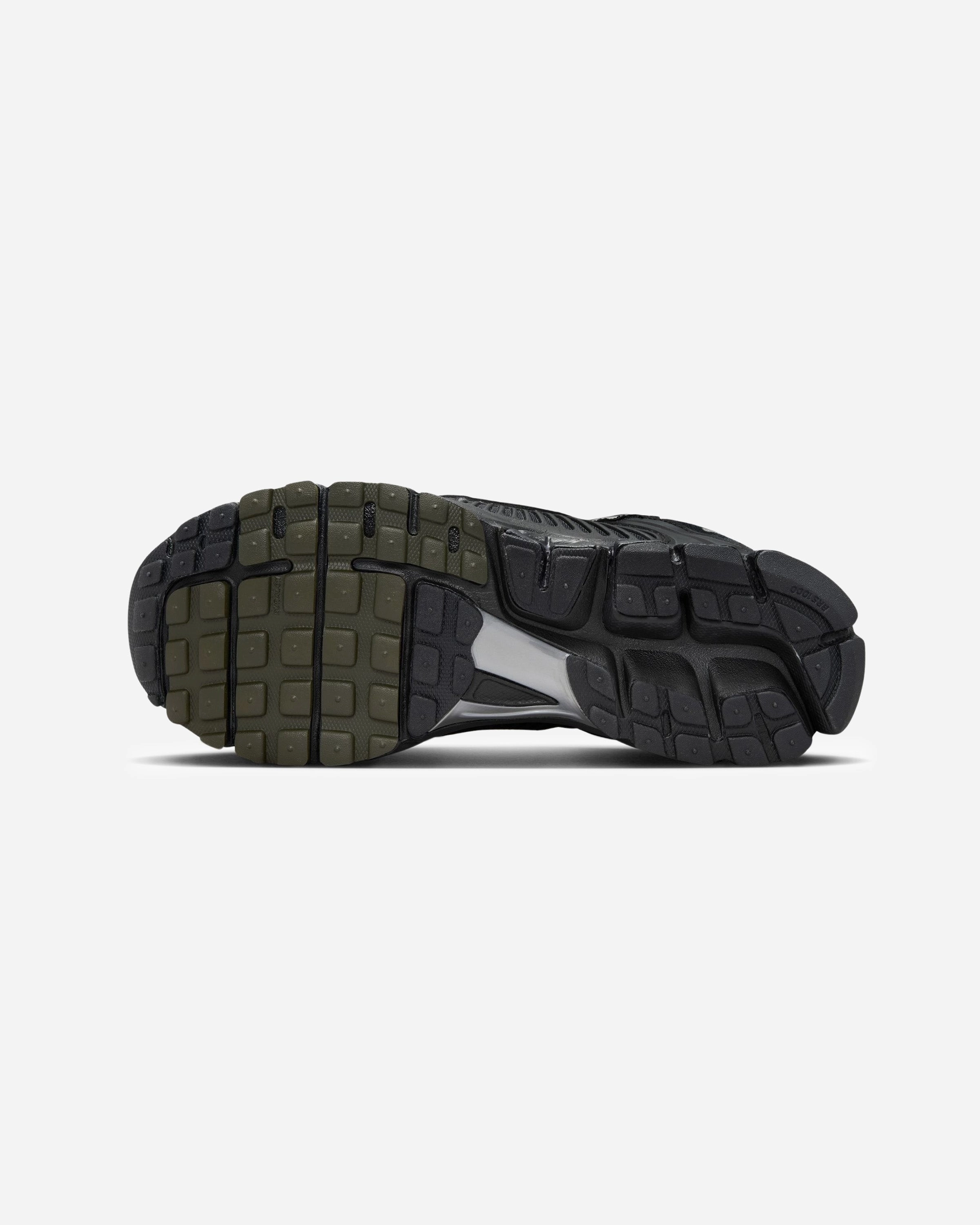 NIKE ZOOM VOMERO 5 - BLACK/ MTLCPEWTER/ SEQUOIA