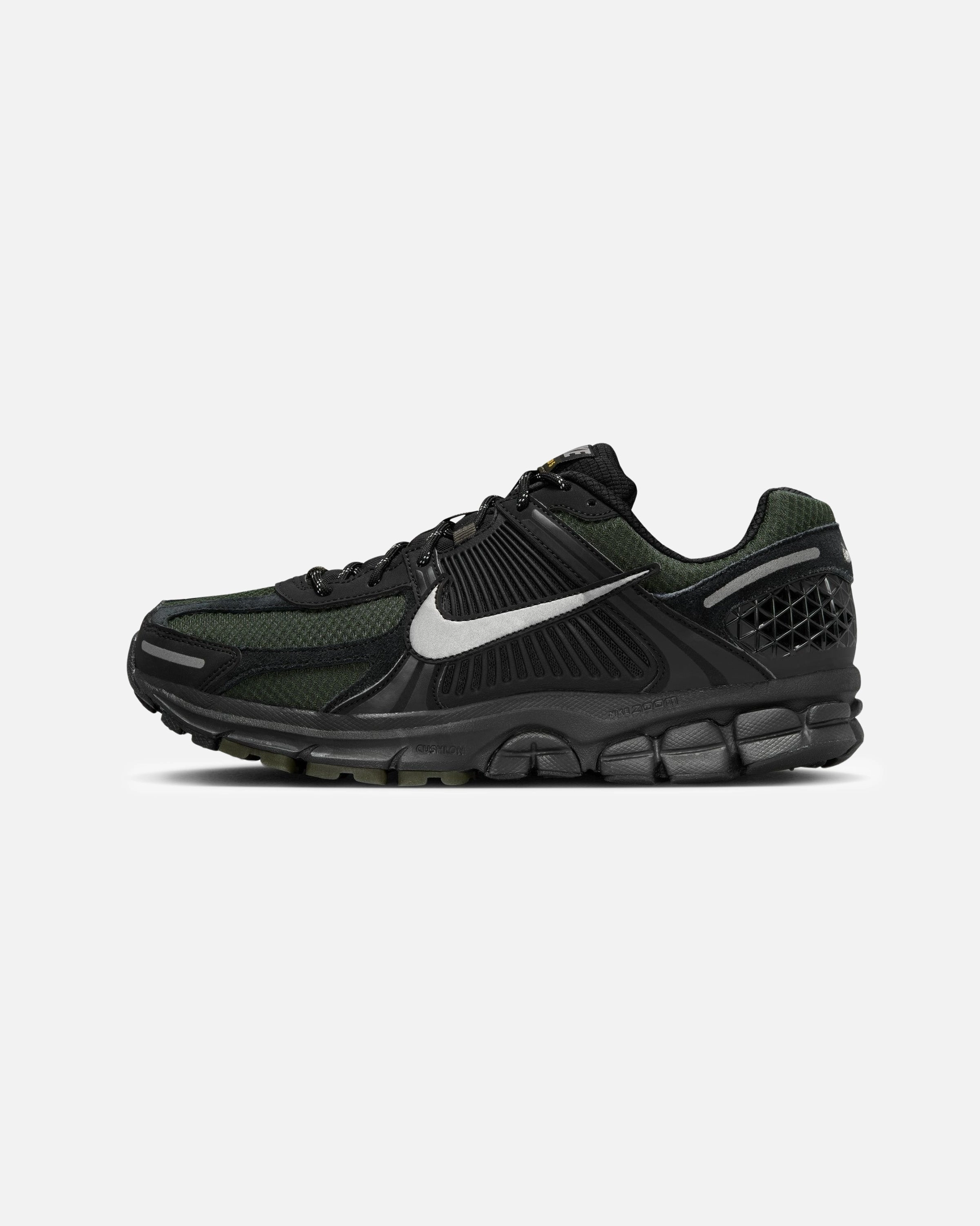 NIKE ZOOM VOMERO 5 - BLACK/ MTLCPEWTER/ SEQUOIA