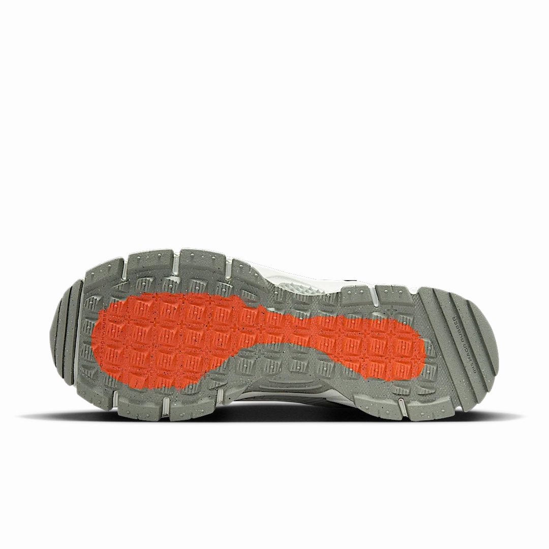 Nike Zoom Vomero 5 Roam Black Light Silver