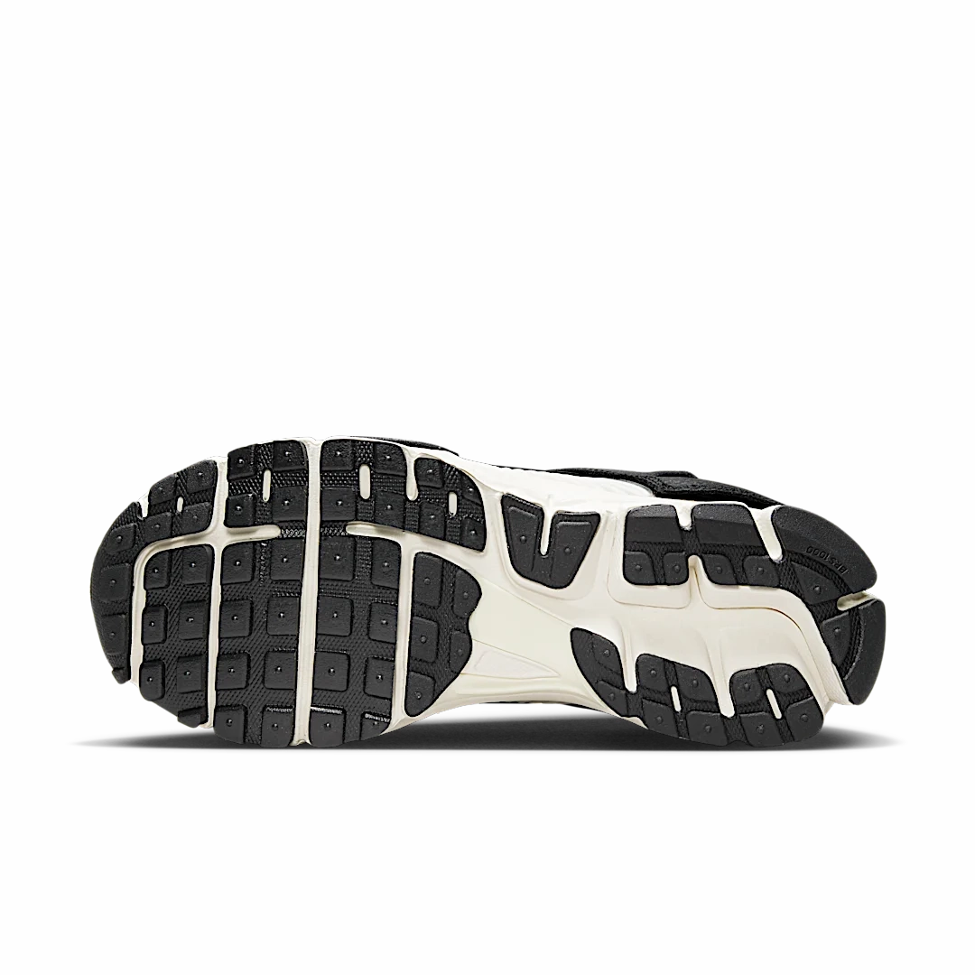 Nike Zoom Vomero 5 Timeless Panda Dunk