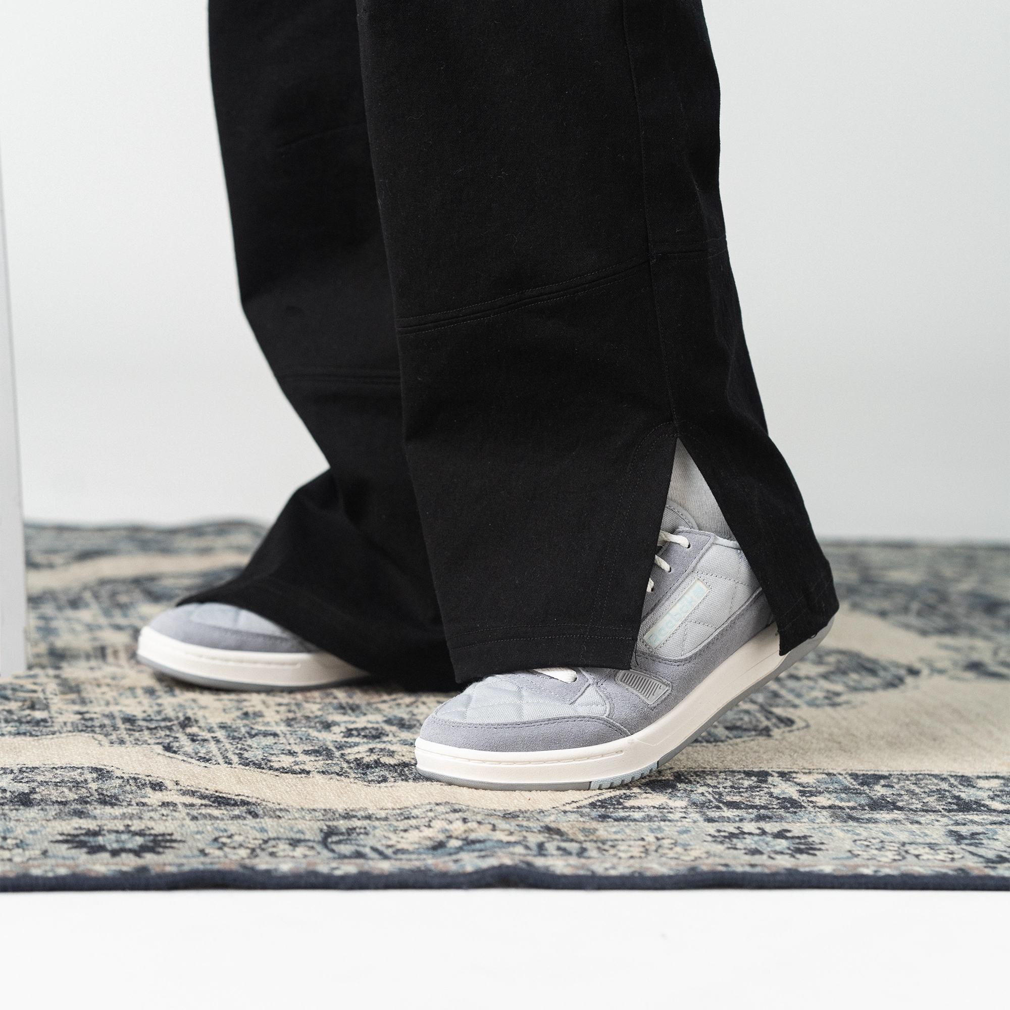 Superkicks | ESSENTIAL CARGO PANTS  { BLACK