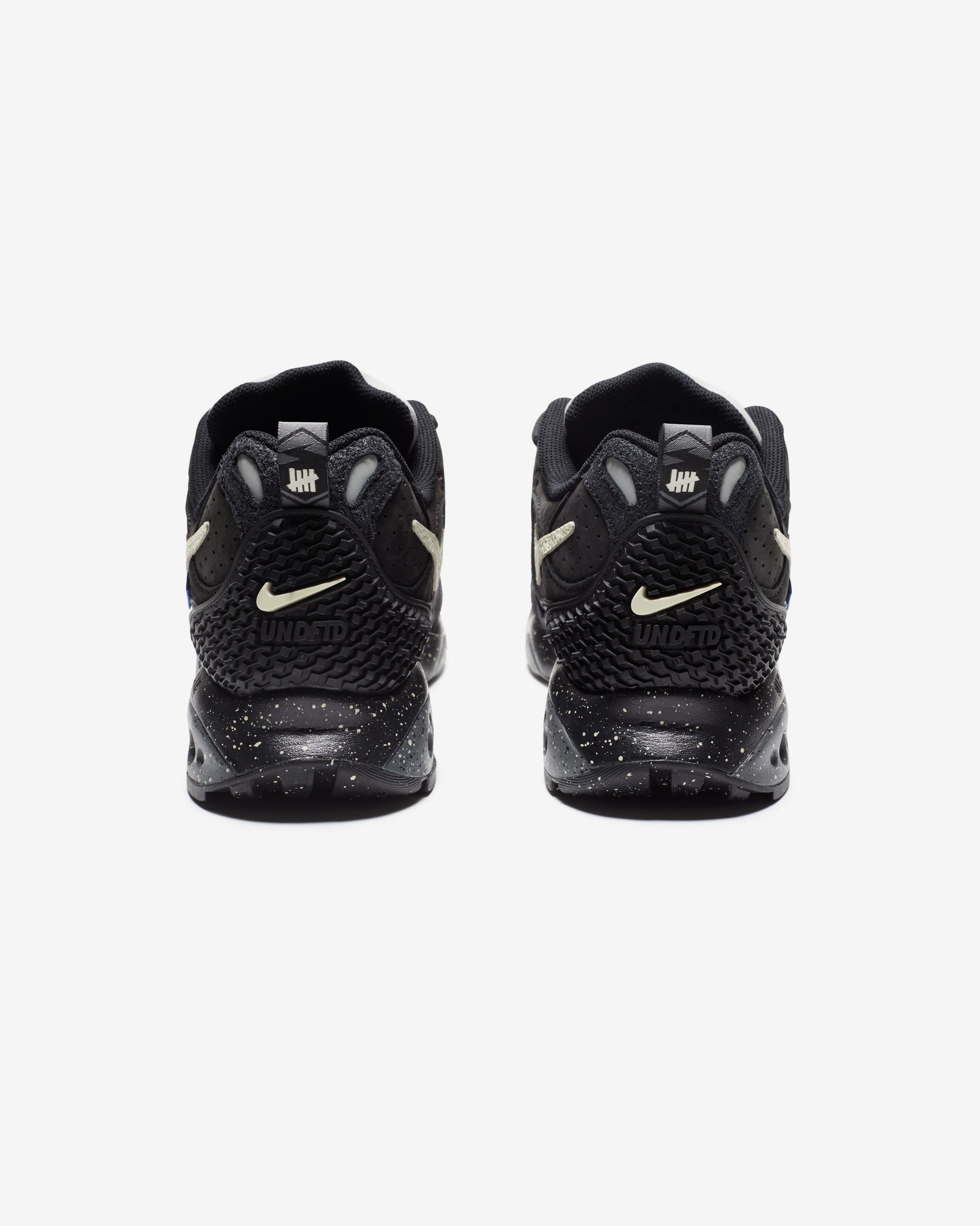 UNDEFEATED X NIKE AIR TERRA HUMARA - BLACK/ COCONUTMILK