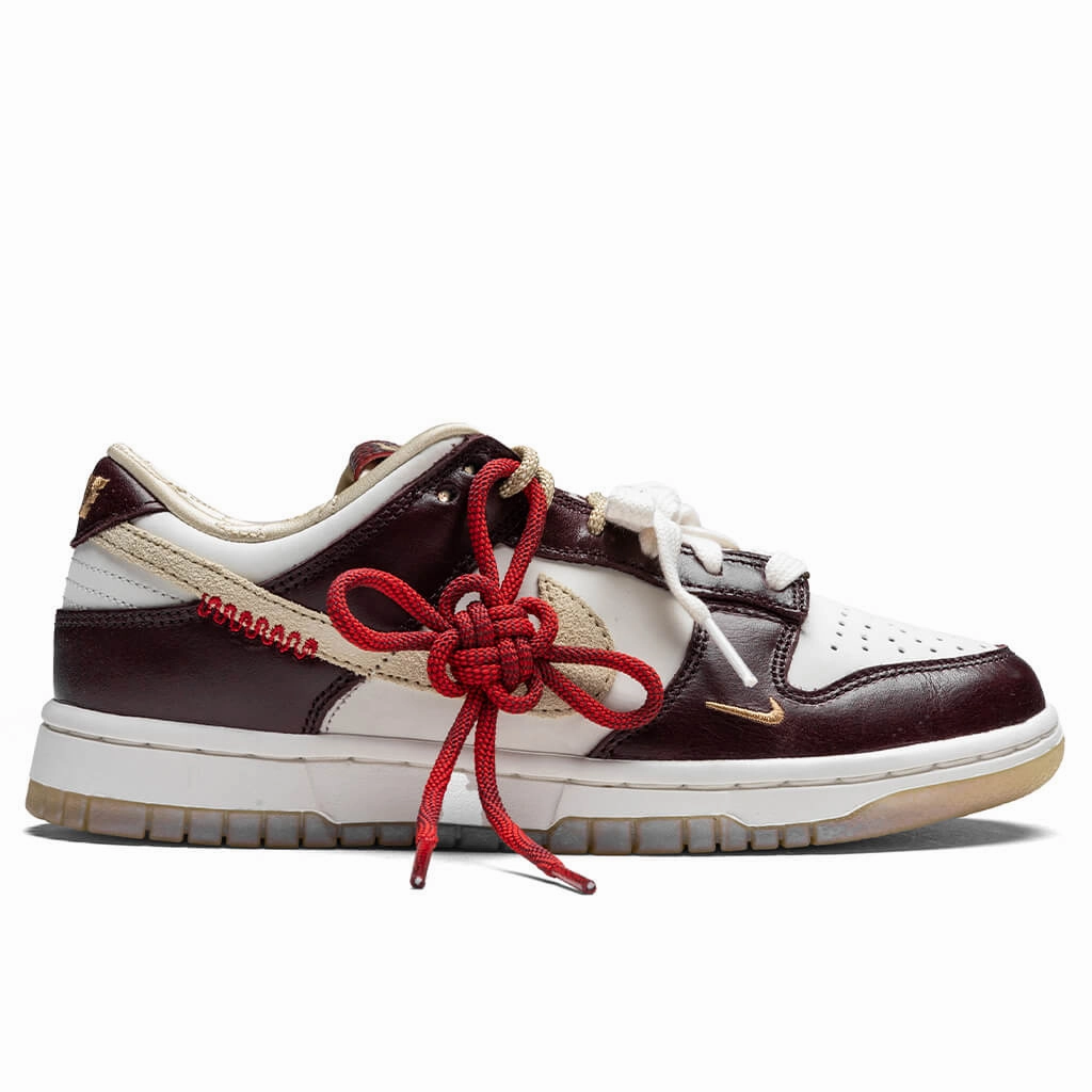 Women's Dunk Low Year Of The Snake - Sail/Team Gold Sail/Burgundy Crush