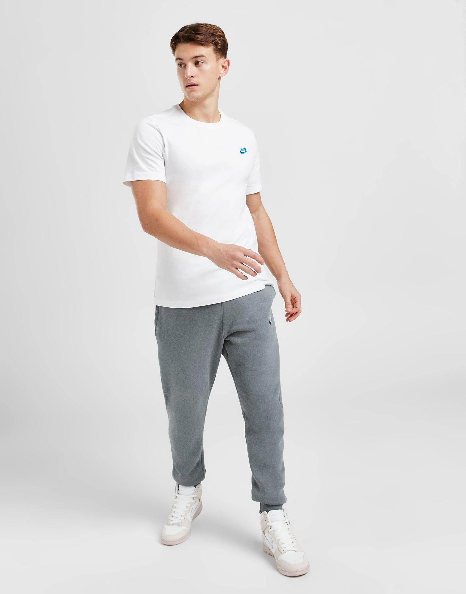 טי שירט Sportswear Club | גברים