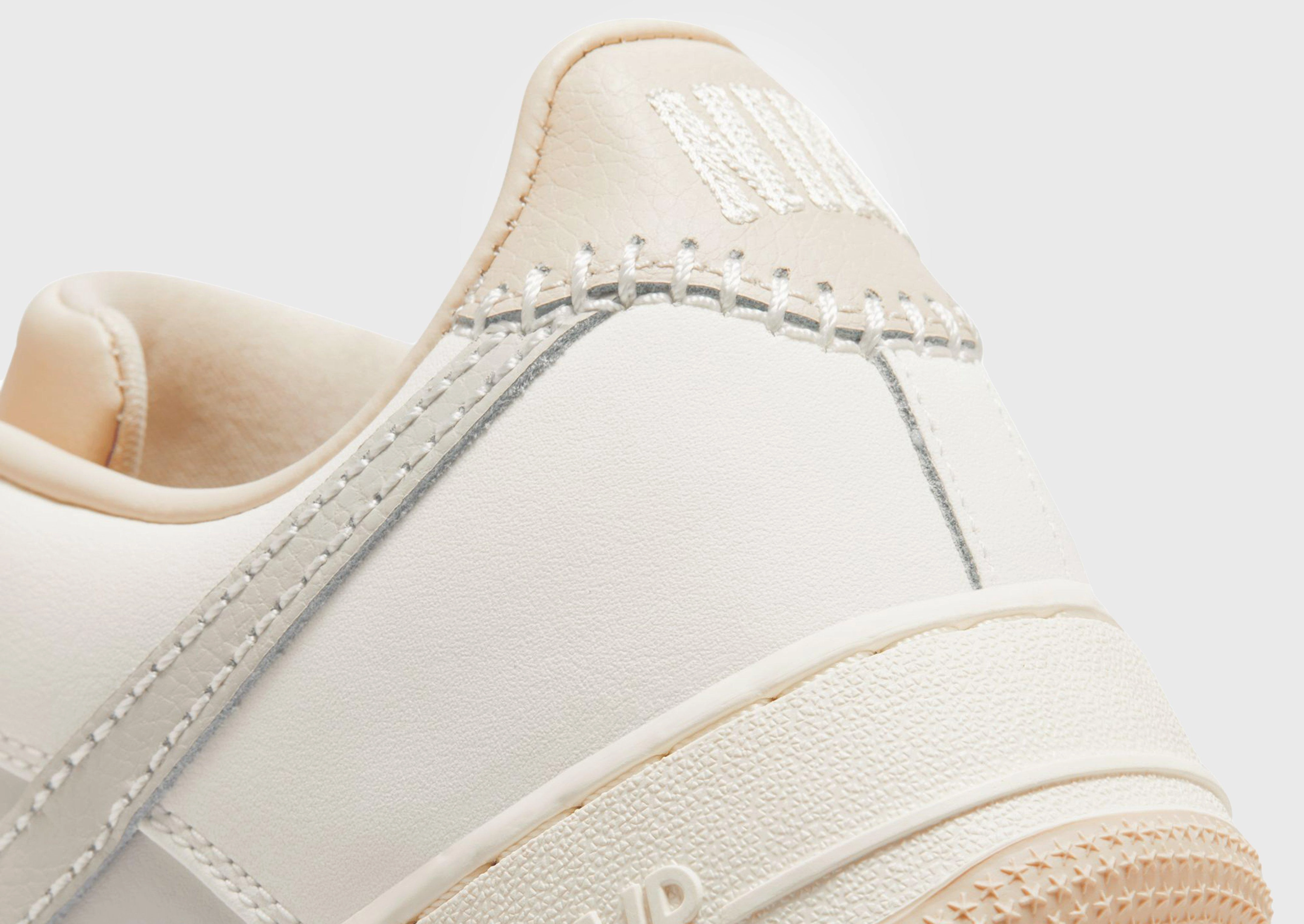 סניקרס Air Force 1 '07 | נשים