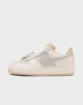 סניקרס Air Force 1 '07 | נשים