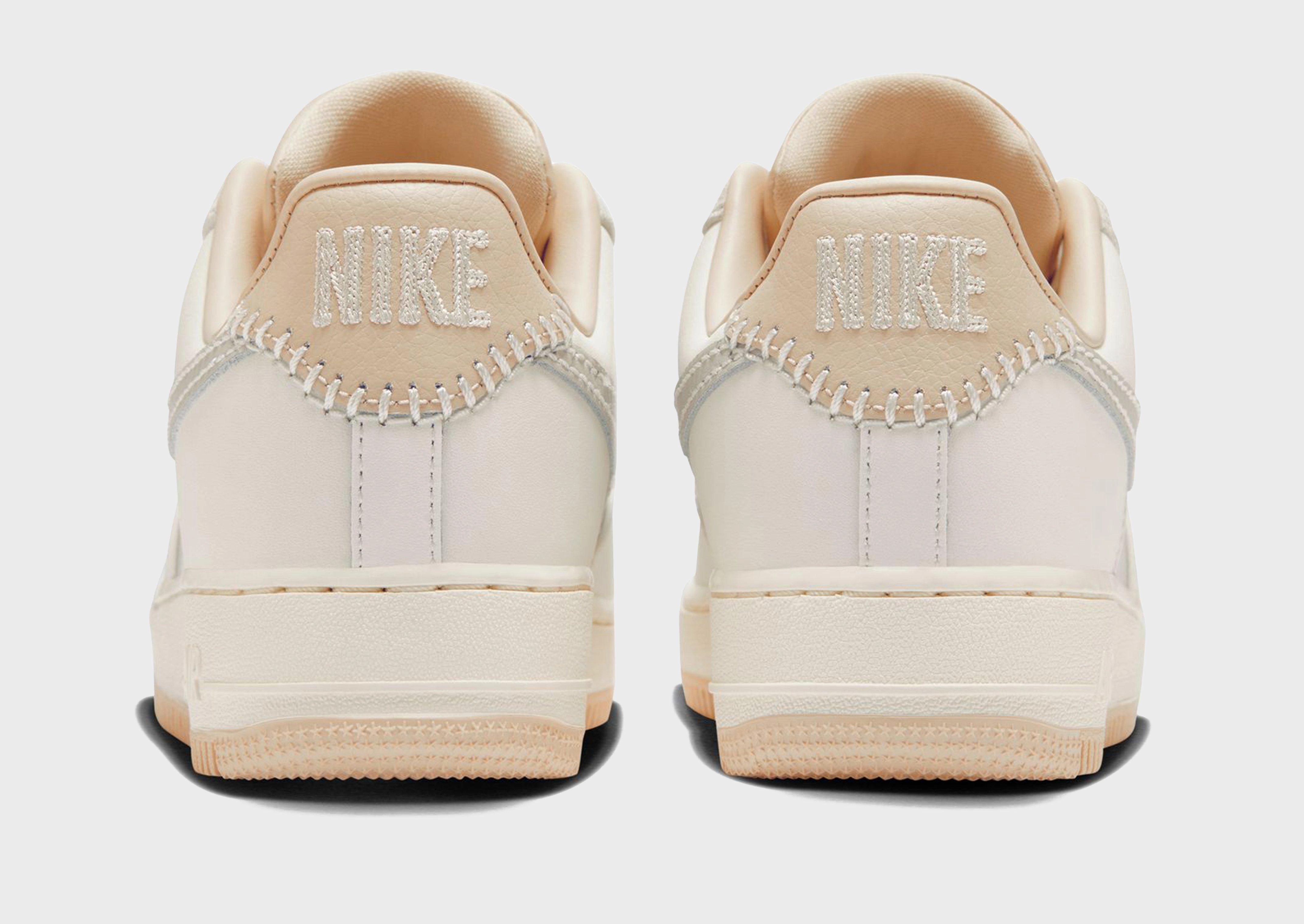 סניקרס Air Force 1 '07 | נשים