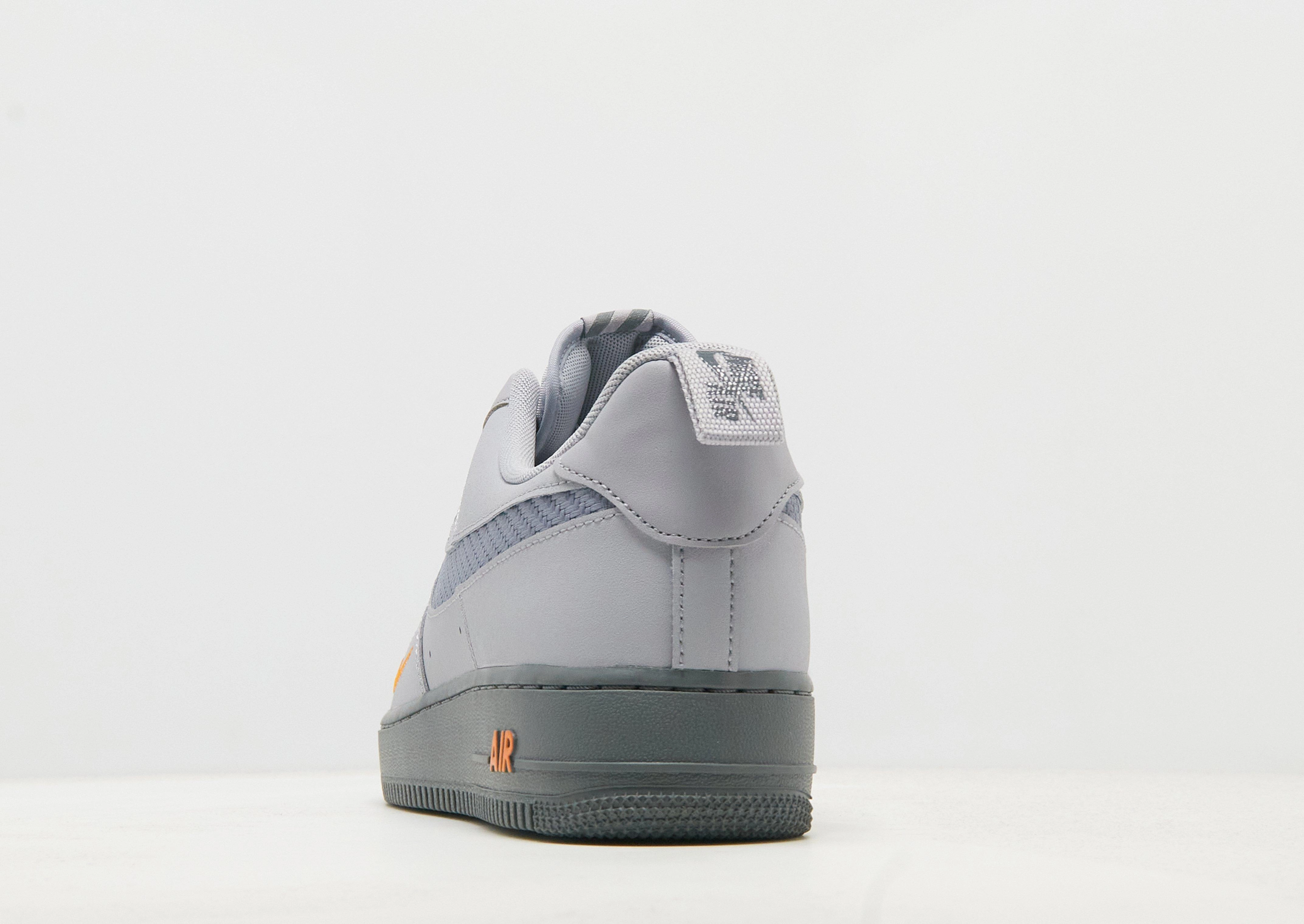 סניקרס Air Force 1 '07 LV8 | גברים