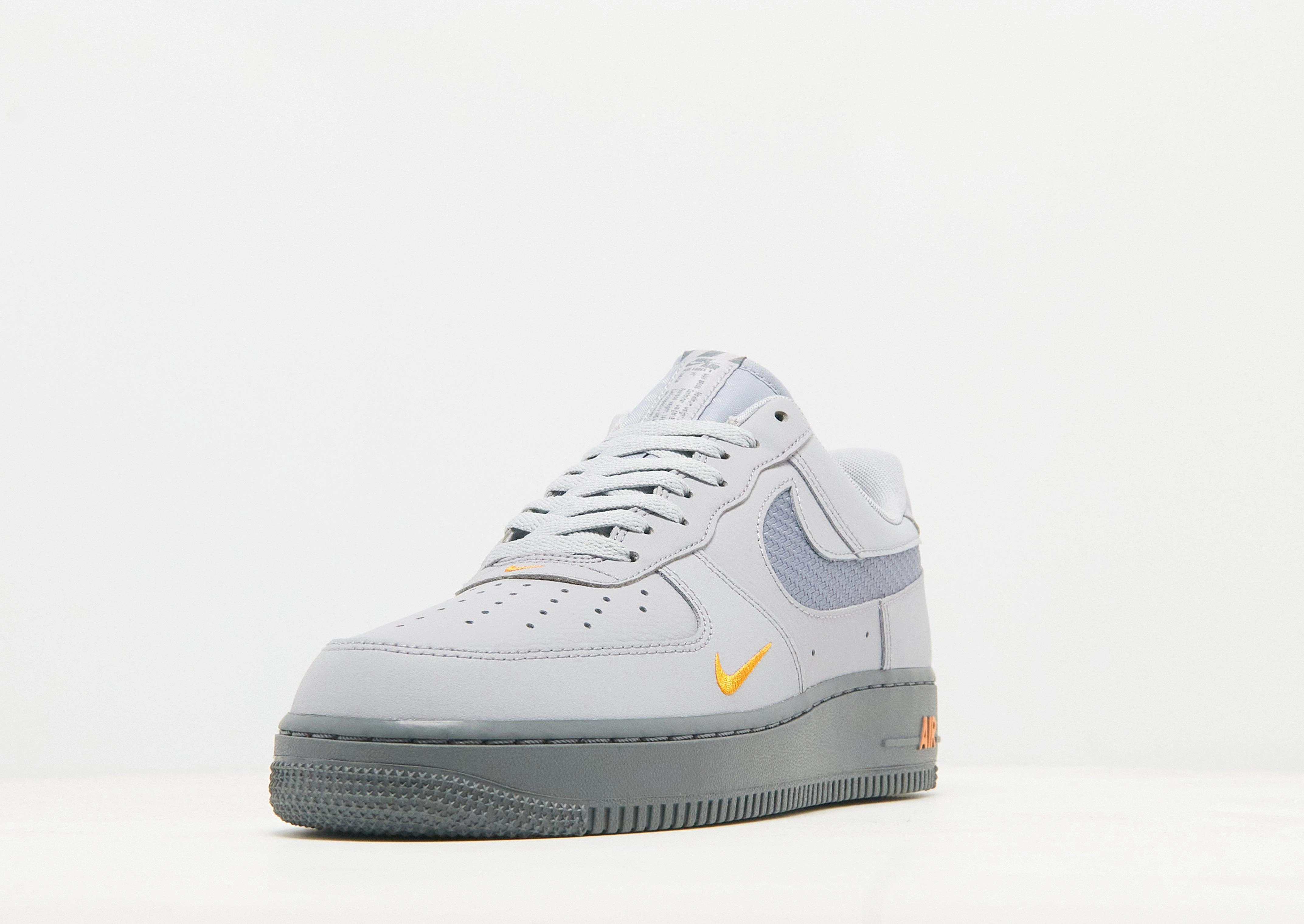 סניקרס Air Force 1 '07 LV8 | גברים