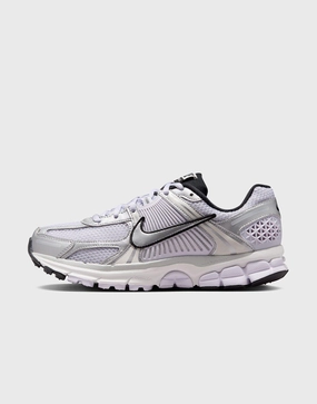 סניקרס Air Zoom Vomero 5 | נשים